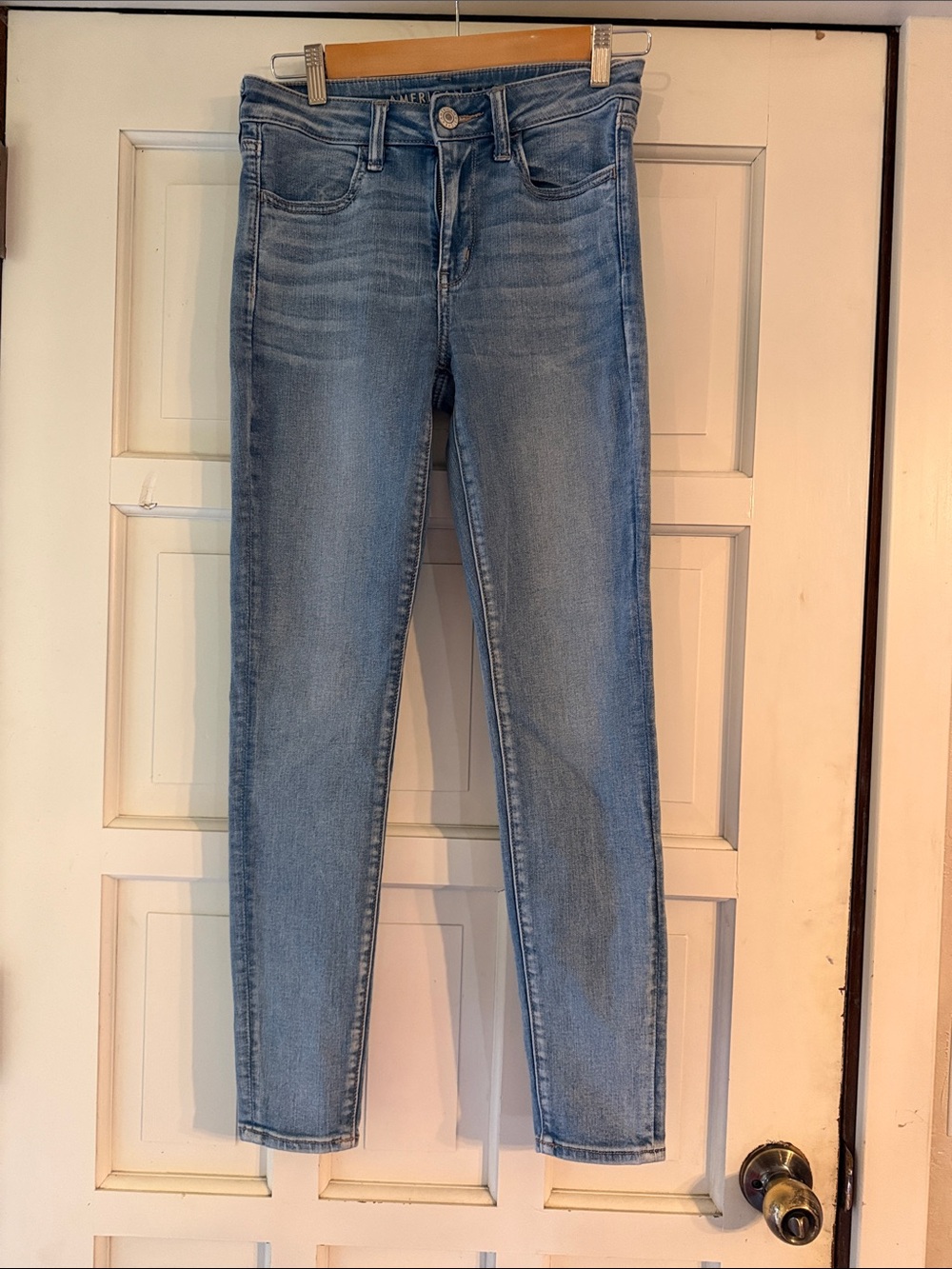American Eagle Outfitters Medium Wash Skinny Jeans